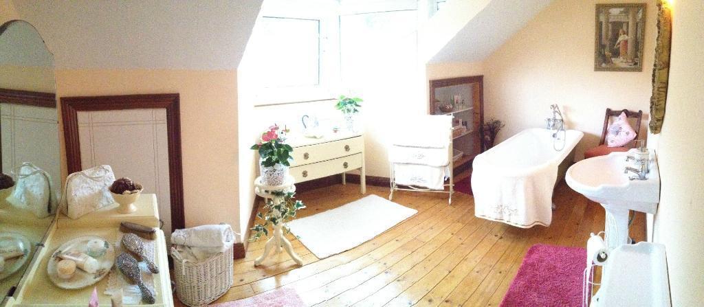 كاستلبلايناي White Hill Country House B&B الغرفة الصورة