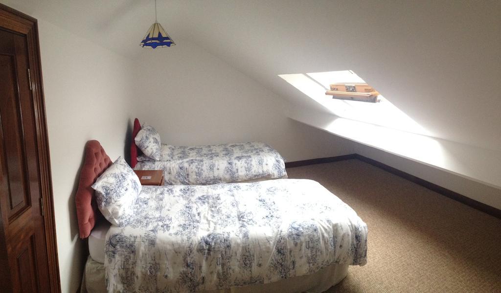 كاستلبلايناي White Hill Country House B&B الغرفة الصورة